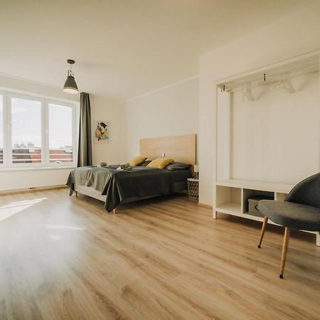 New Equipped Apartment In The City Center Plzen Exterior photo