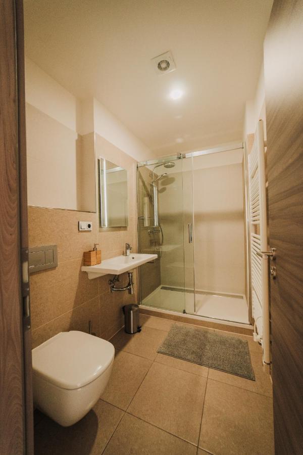 New Equipped Apartment In The City Center Plzen Exterior photo