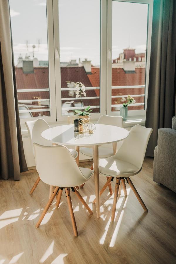 New Equipped Apartment In The City Center Plzen Exterior photo