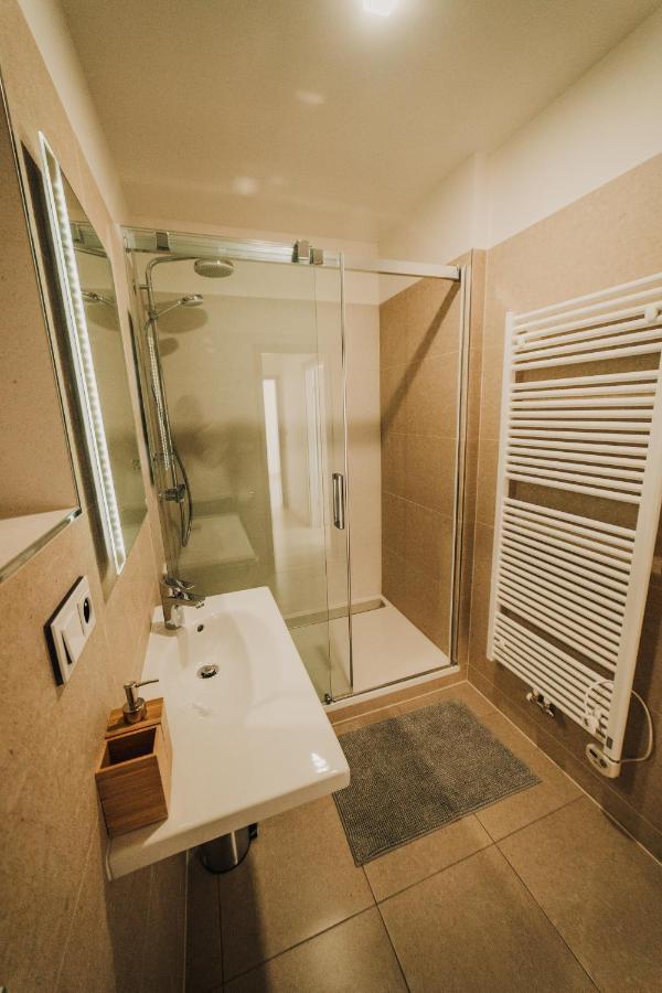 New Equipped Apartment In The City Center Plzen Exterior photo
