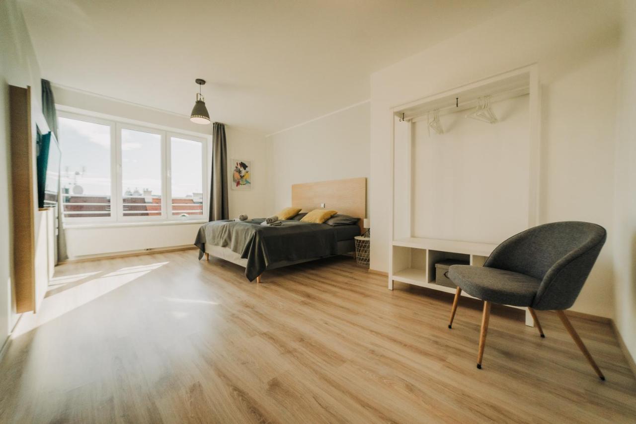 New Equipped Apartment In The City Center Plzen Exterior photo