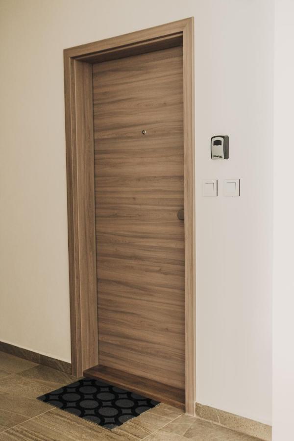 New Equipped Apartment In The City Center Plzen Exterior photo